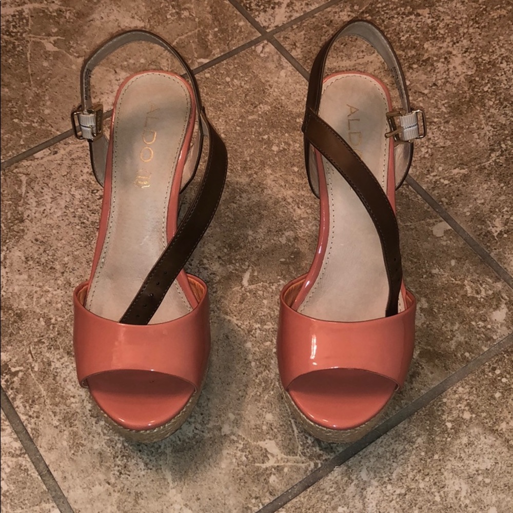 Aldo peach wedges